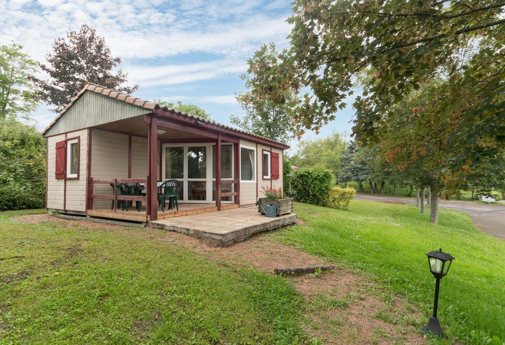 Camping Le Mont Libre - Cottage & Espace Nature - Gannat Dış mekan fotoğraf