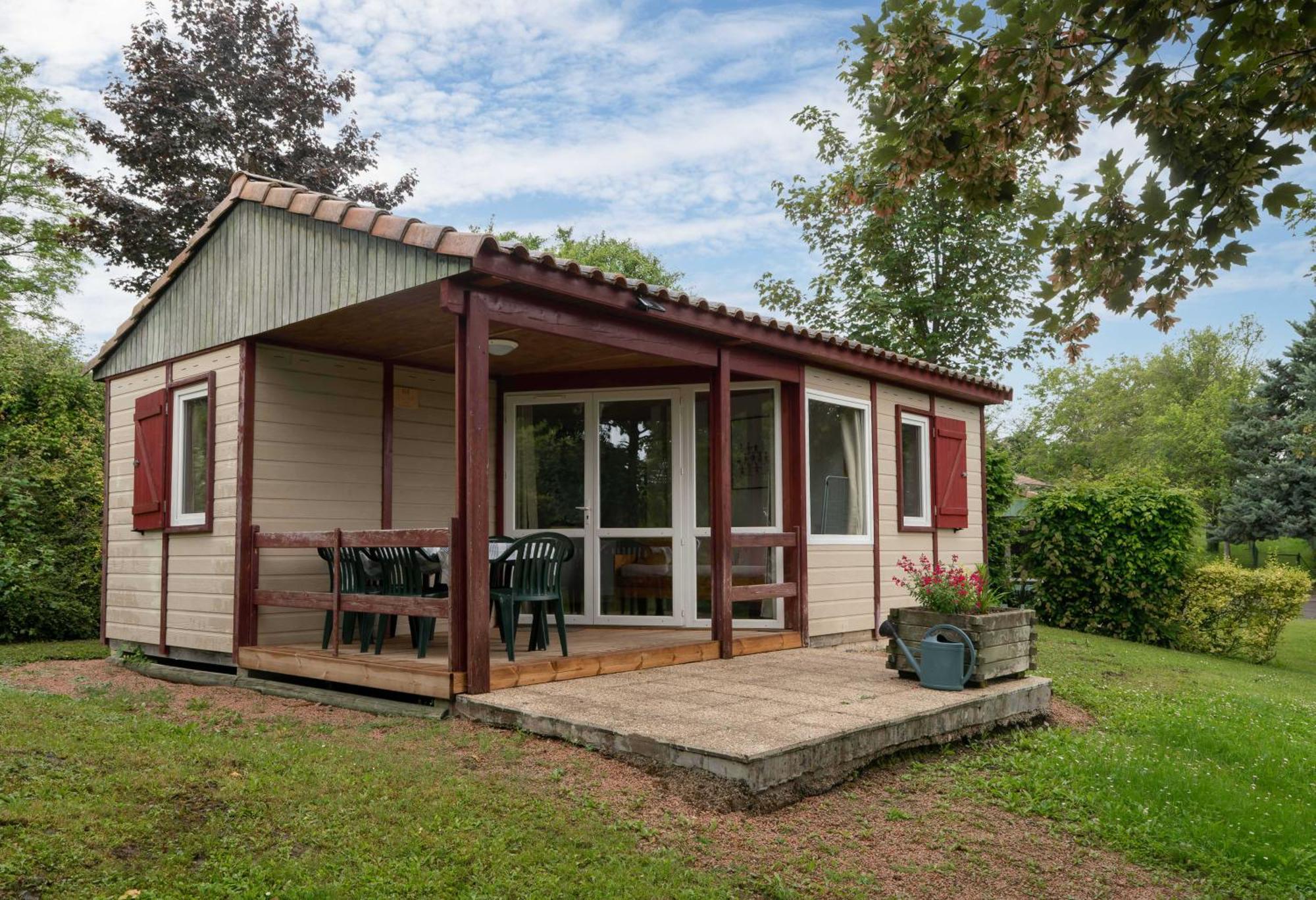 Camping Le Mont Libre - Cottage & Espace Nature - Gannat Dış mekan fotoğraf