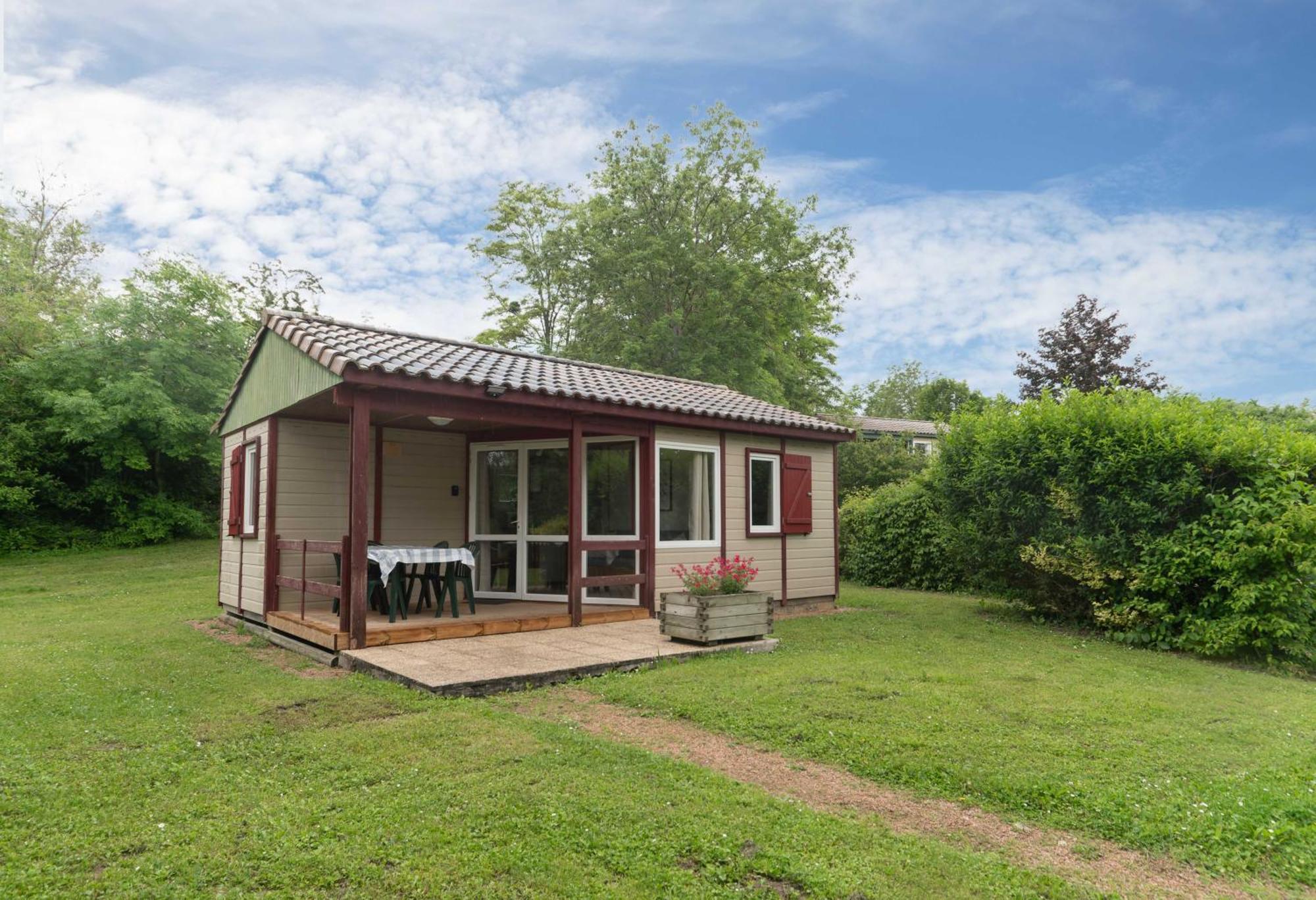 Camping Le Mont Libre - Cottage & Espace Nature - Gannat Dış mekan fotoğraf