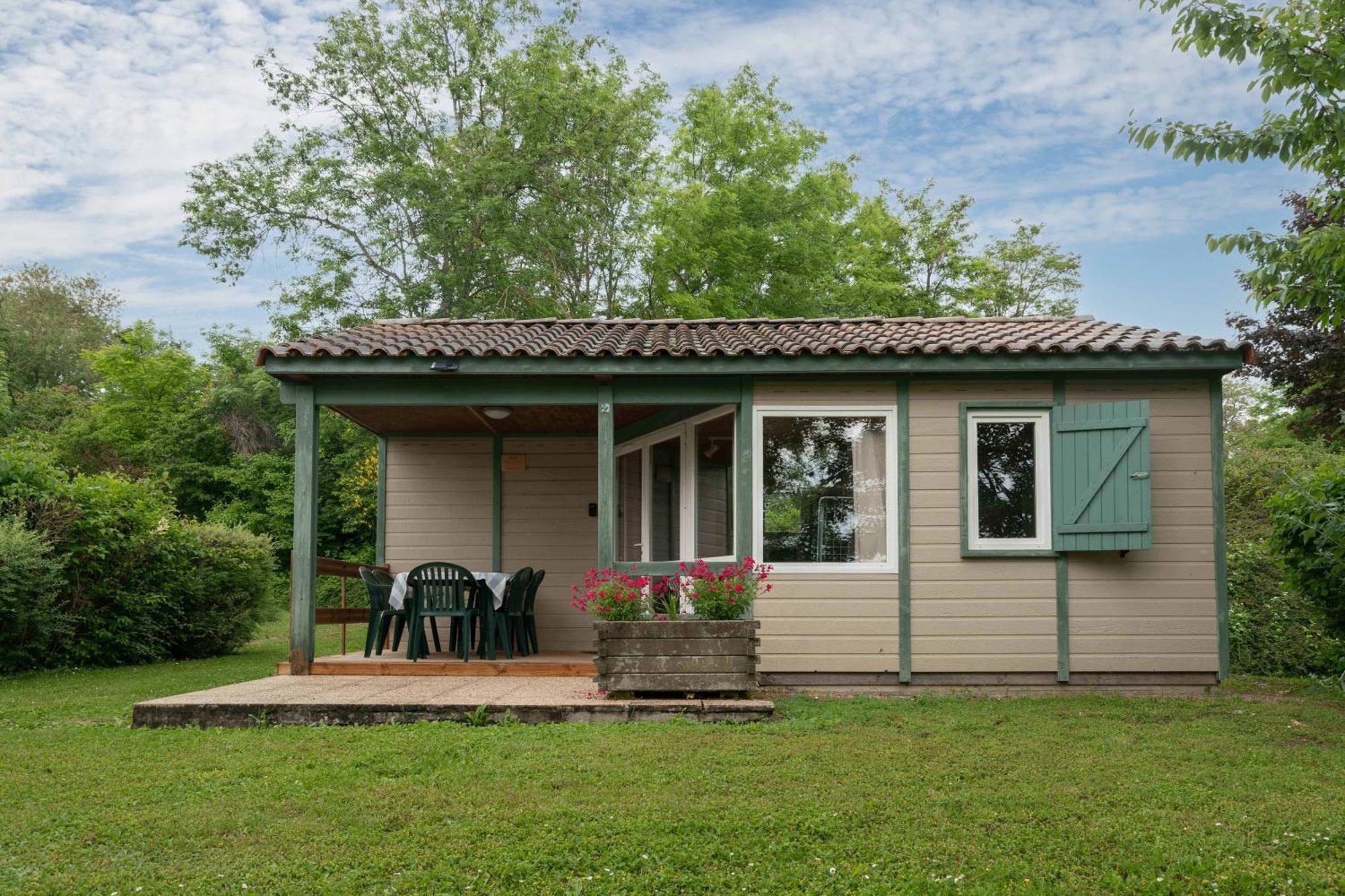 Camping Le Mont Libre - Cottage & Espace Nature - Gannat Dış mekan fotoğraf