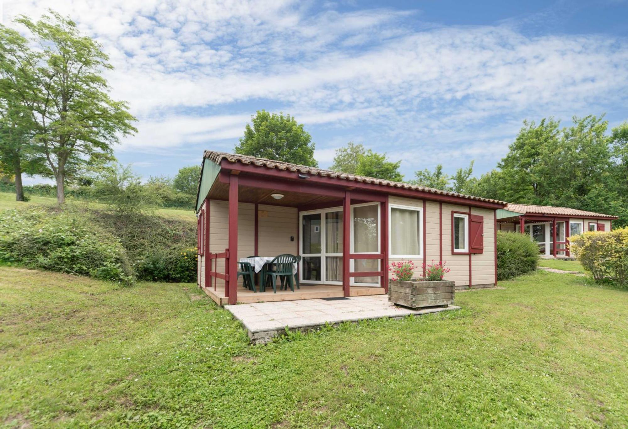 Camping Le Mont Libre - Cottage & Espace Nature - Gannat Dış mekan fotoğraf