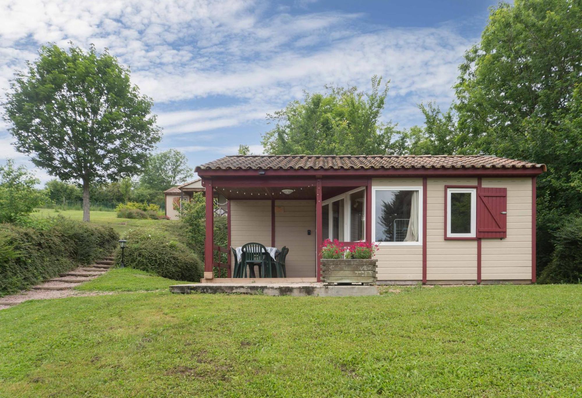 Camping Le Mont Libre - Cottage & Espace Nature - Gannat Dış mekan fotoğraf