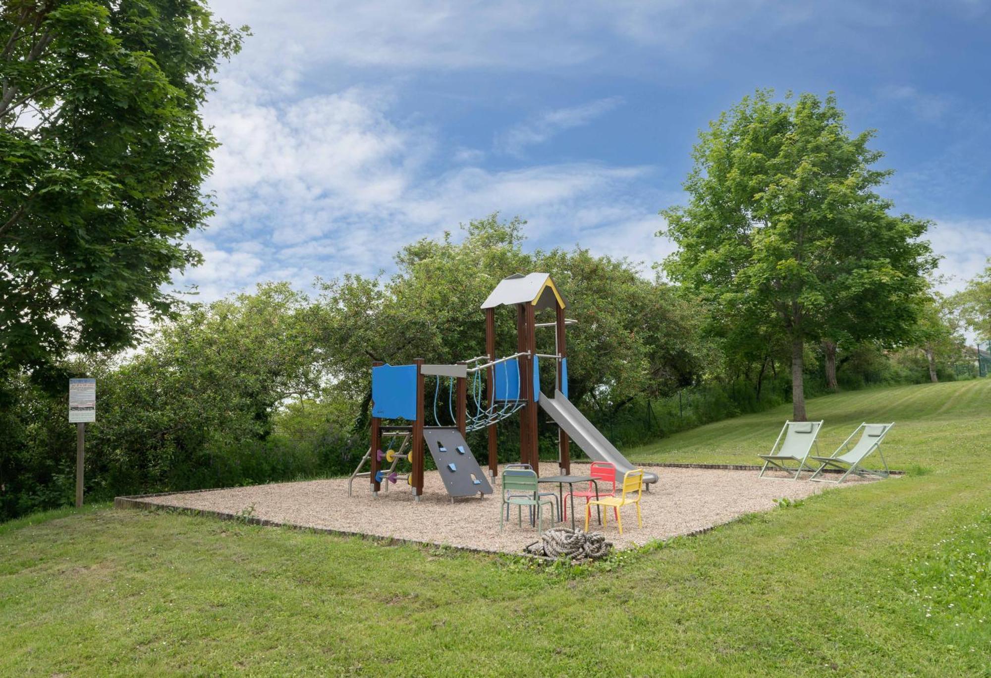 Camping Le Mont Libre - Cottage & Espace Nature - Gannat Dış mekan fotoğraf